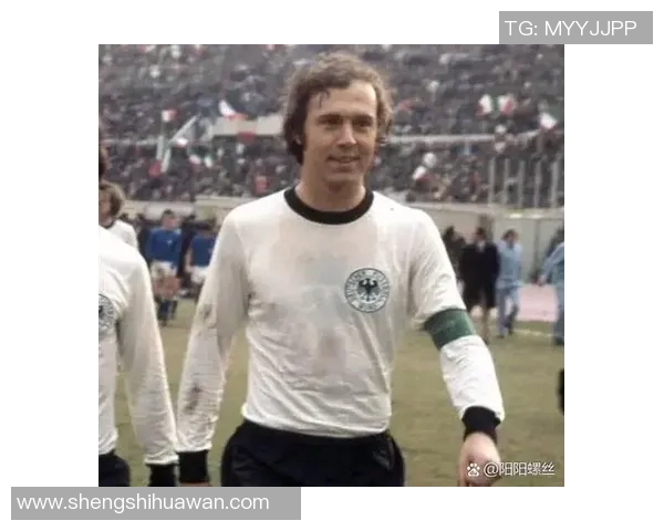 足球巨星的传奇历程与历史地位解析：从贝利到梅西的辉煌足迹